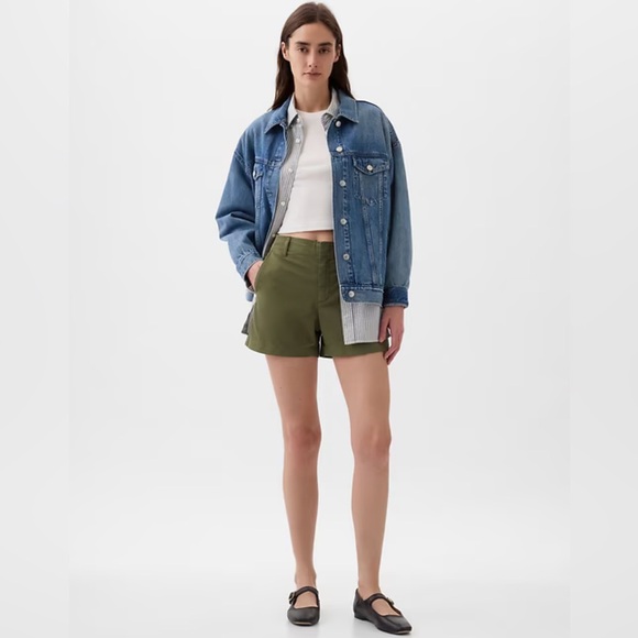 GAP 4” Downtown Khaki Shorts - Picture 1 of 9